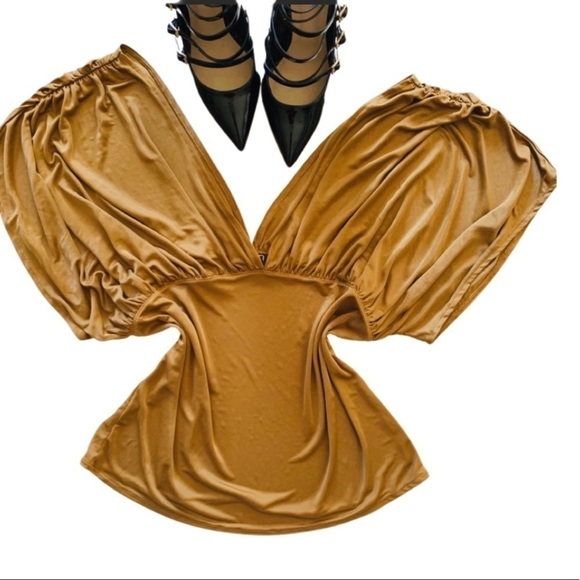 Sean John Tops - SEAN JOHN Gold Top Size L